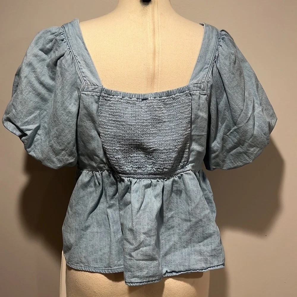 Old Navy Denim Puffed Sleeved Top